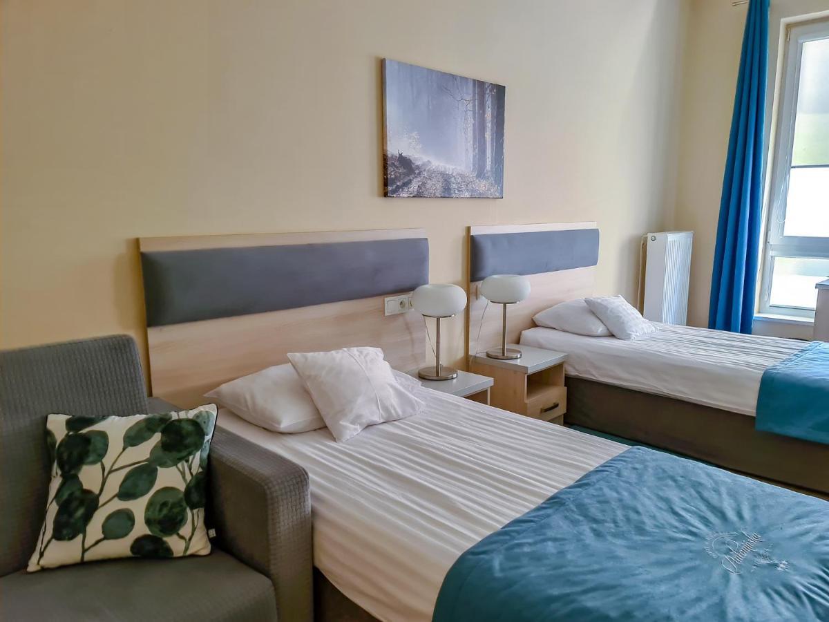 Antoninska Hotel & Apartamenty Leszno  Buitenkant foto