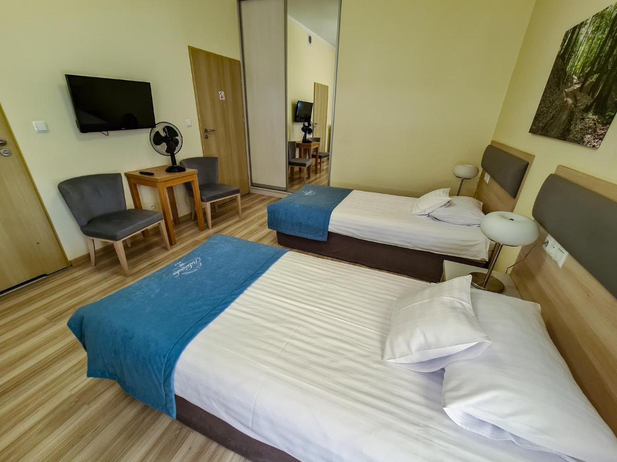 Antoninska Hotel & Apartamenty Leszno  Buitenkant foto