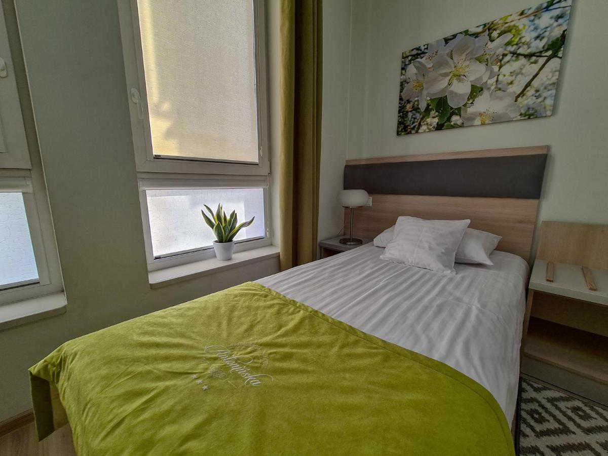 Antoninska Hotel & Apartamenty Leszno  Buitenkant foto