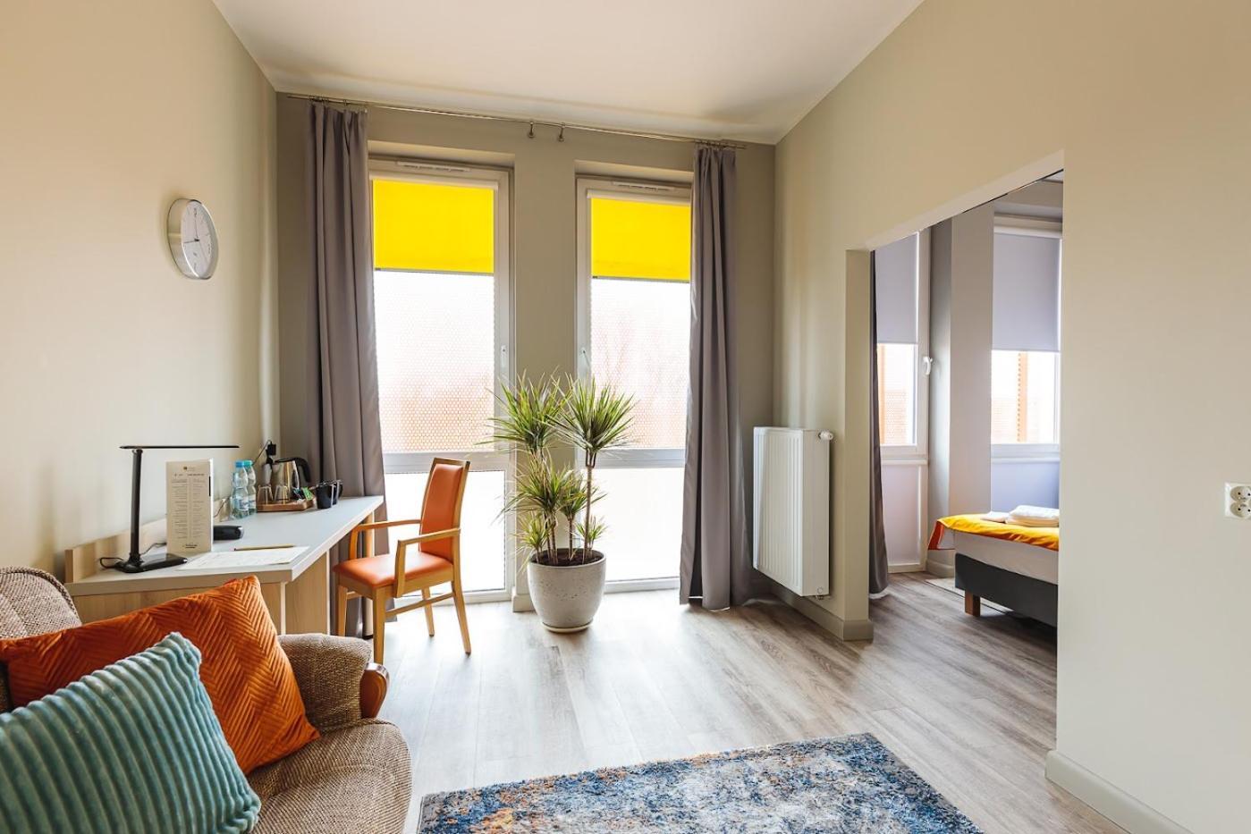 Antoninska Hotel & Apartamenty Leszno  Buitenkant foto