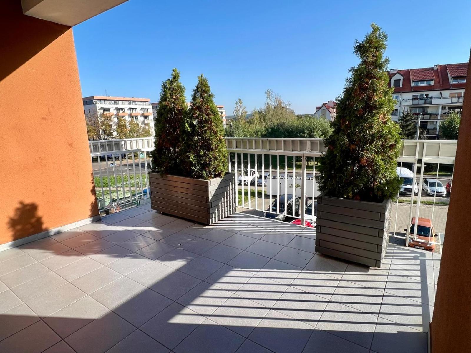 Antoninska Hotel & Apartamenty Leszno  Buitenkant foto